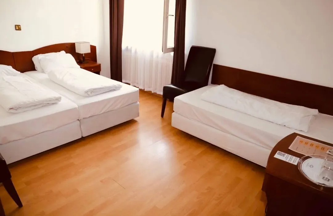 Hotel Aurelia-1
